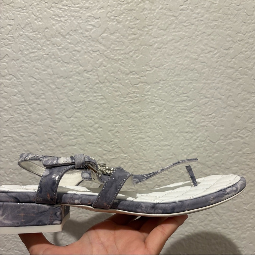 CHANEL Women's Marble Gray Sandals - Picture 4 of 4